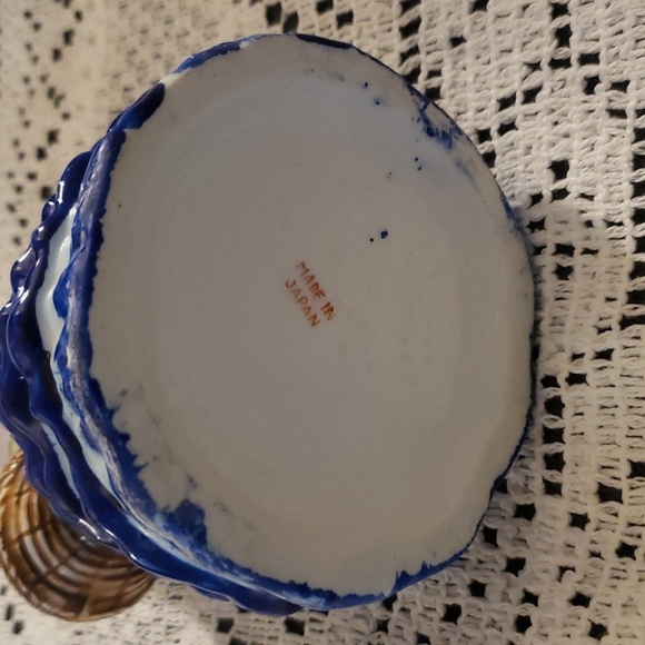 VINTAGE Girl With Baskets Figurine, Double Bud Vase, Made In Japan - Picture 5 of 6